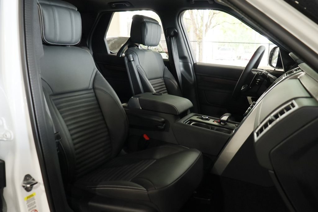New 2026 Fuji White Land Rover Dynamic SE image 14