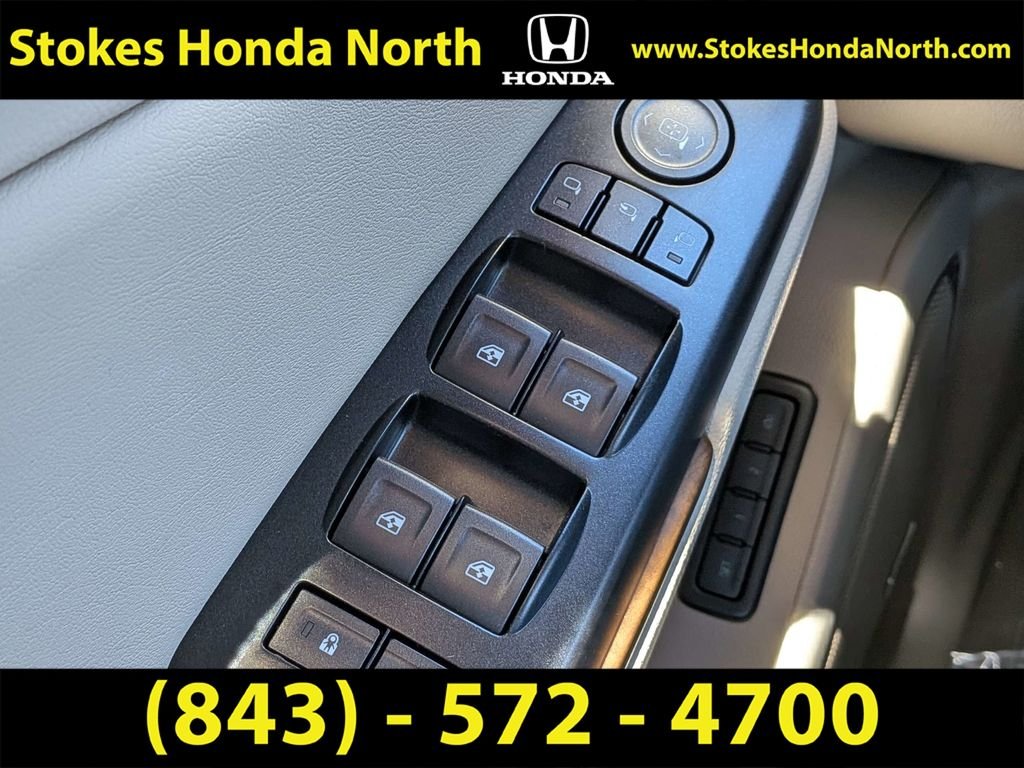 Used 2019 Black GMC Denali image 32