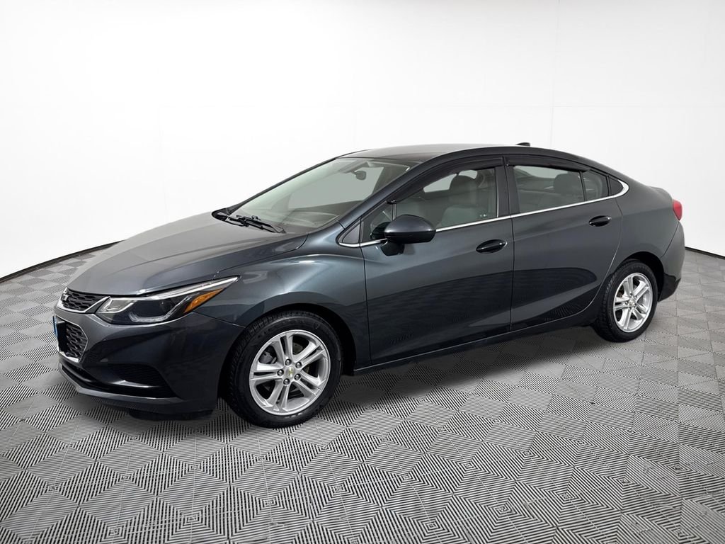 Used 2018 Chevrolet Cruze LT with VIN 1G1BE5SM4J7166062 for sale in Chippewa Falls, WI