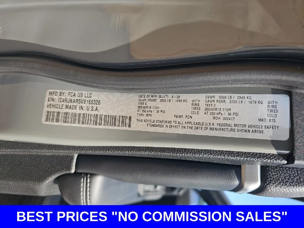New 2027 Sting-Gray Clearcoat Jeep Laredo Altitude image 44