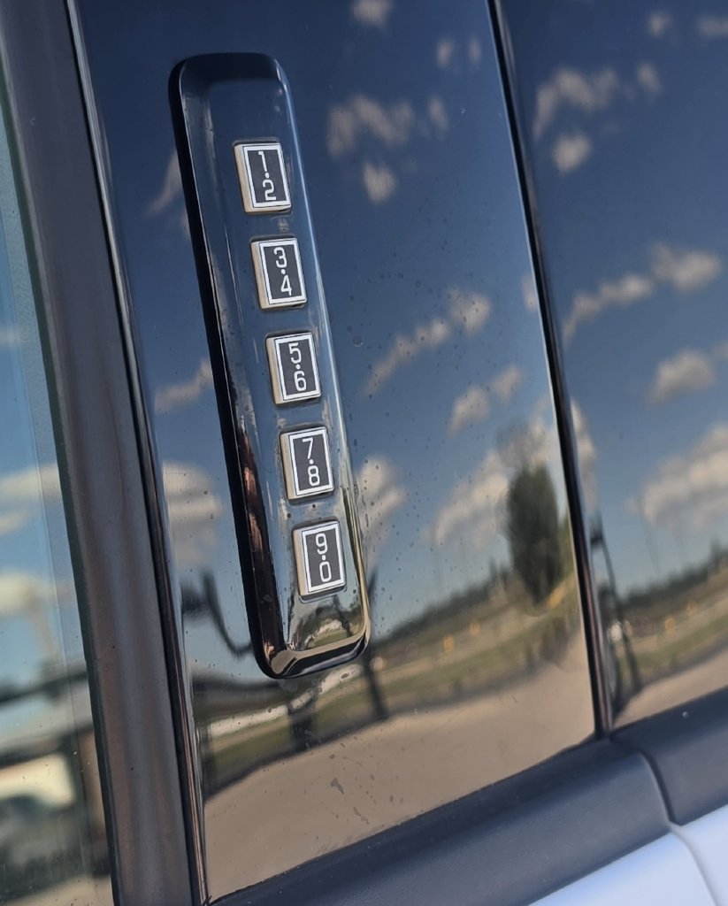 Used 2021 Oxford White Ford XLT image 12