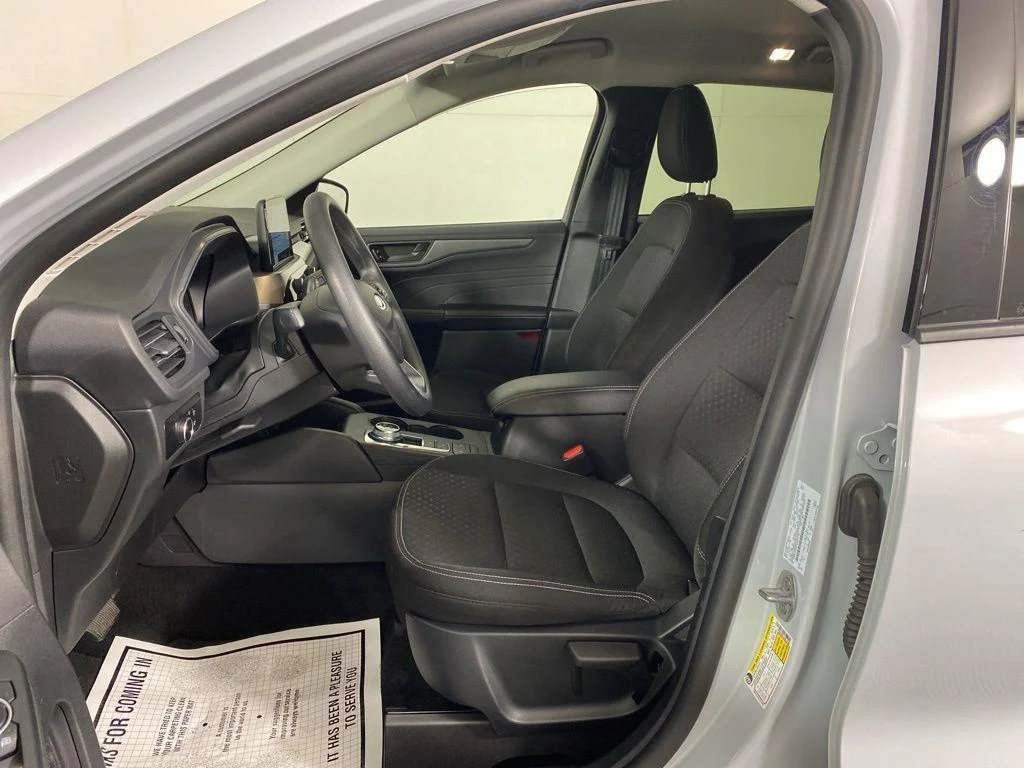 Used 2025 Silver Metallic Ford Active image 13