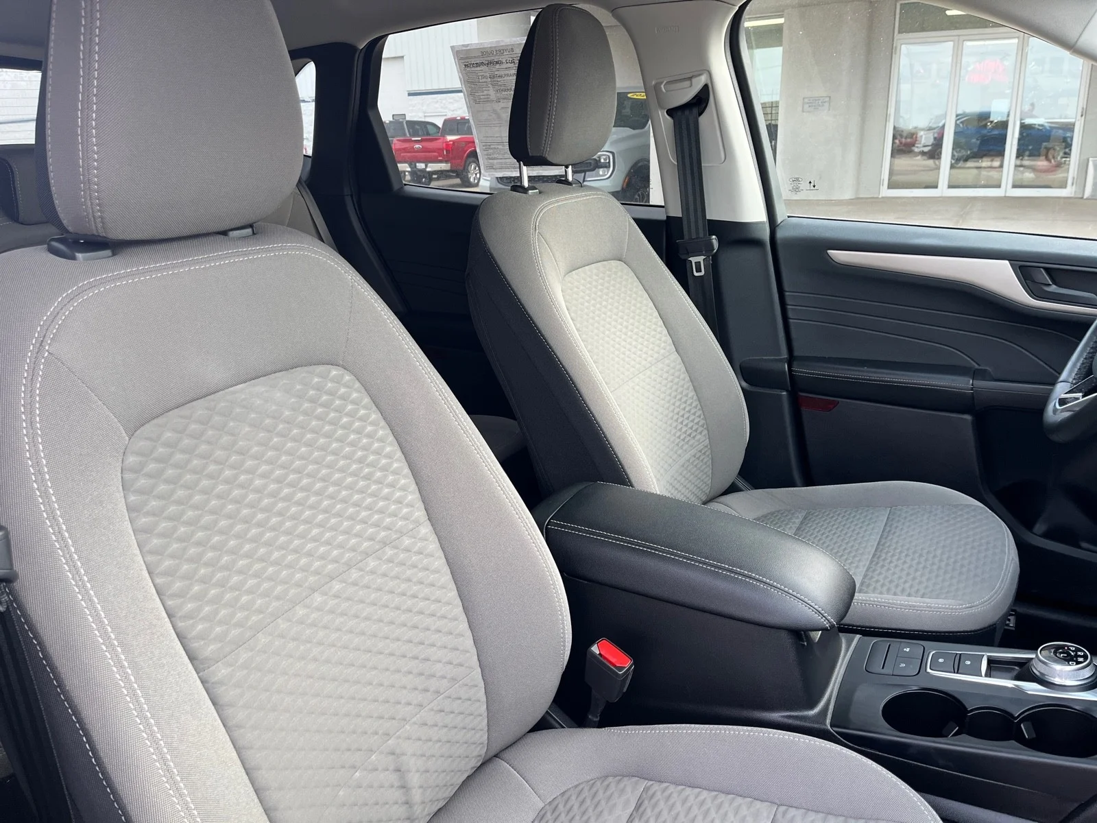 Used 2022 Atlas Blue Metallic Ford SE image 21