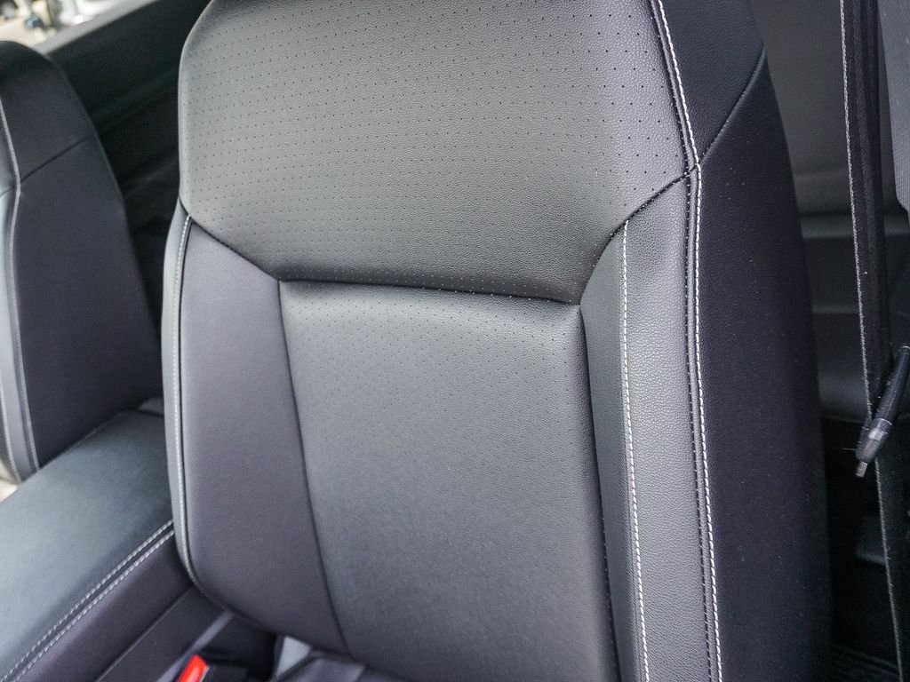 Used 2020 Black Volkswagen 3.6L V6 SE w/Technology R-Line image 20