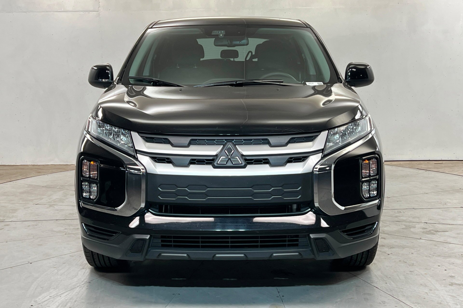 Used 2025 Silver Mitsubishi 2.0 ES image 9