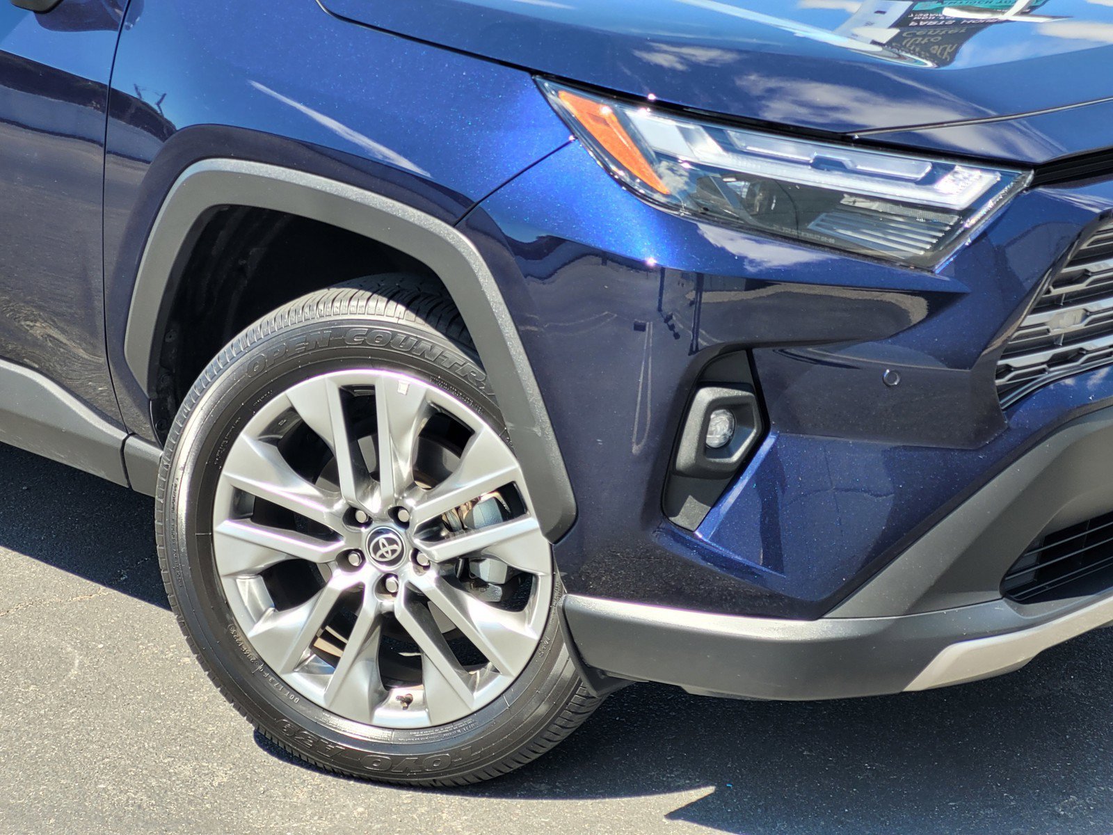 Certified Used 2025  Toyota Limited image 9