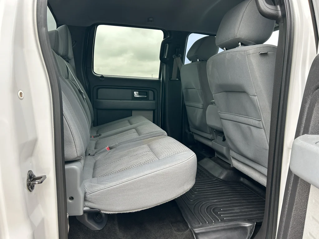 Used 2013 Oxford White Ford XLT image 17