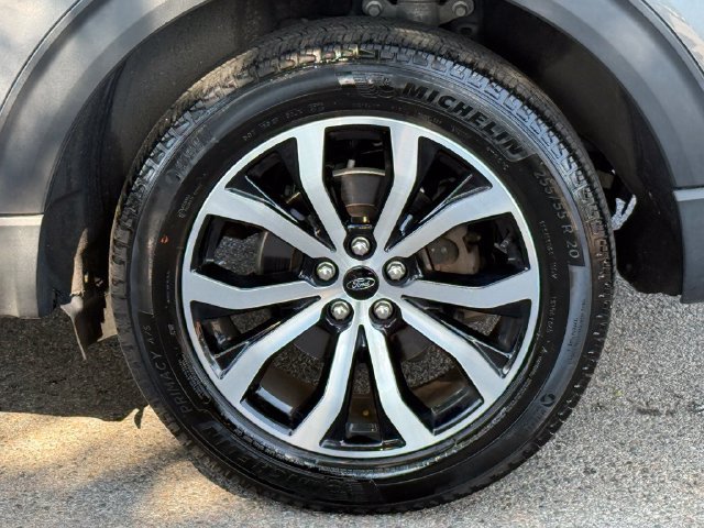 Used 2023 Gray Ford ST-Line image 7