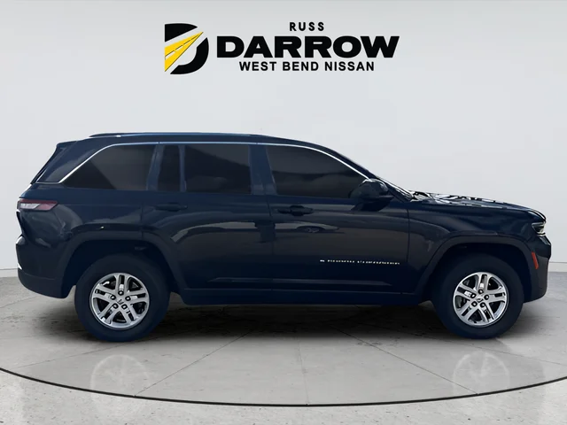 Used 2023 Black Jeep Laredo image 6