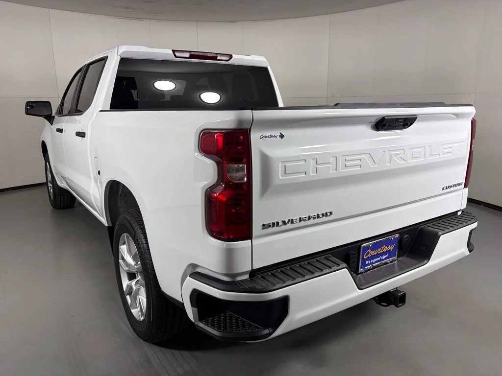 New 2026 Summit White Chevrolet Custom image 7