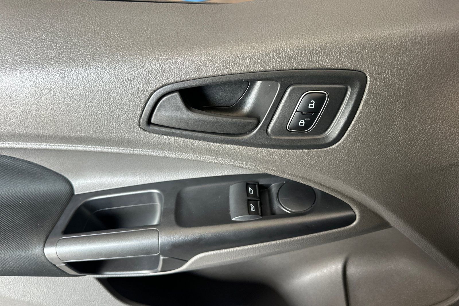 Used 2023 Silver Ford XL image 10