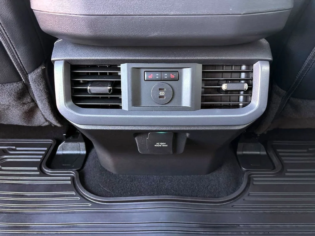 Used 2026 White Metallic Ford Lariat image 14