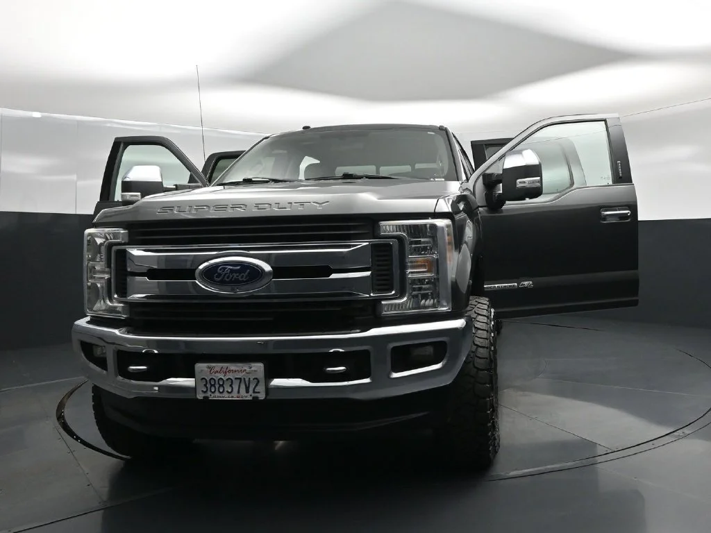 Used 2019 Gray Ford XLT image 25