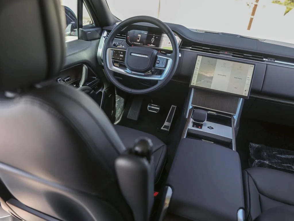 New 2025 White Land Rover SE image 28