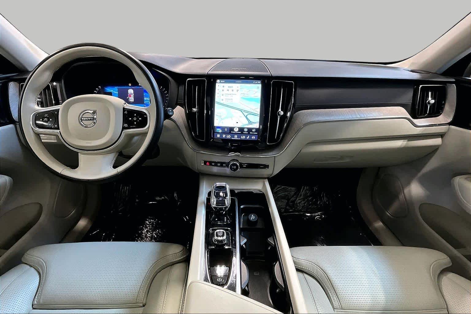 Used 2023 Crystal White Metallic Volvo Ultimate Dark Theme image 15