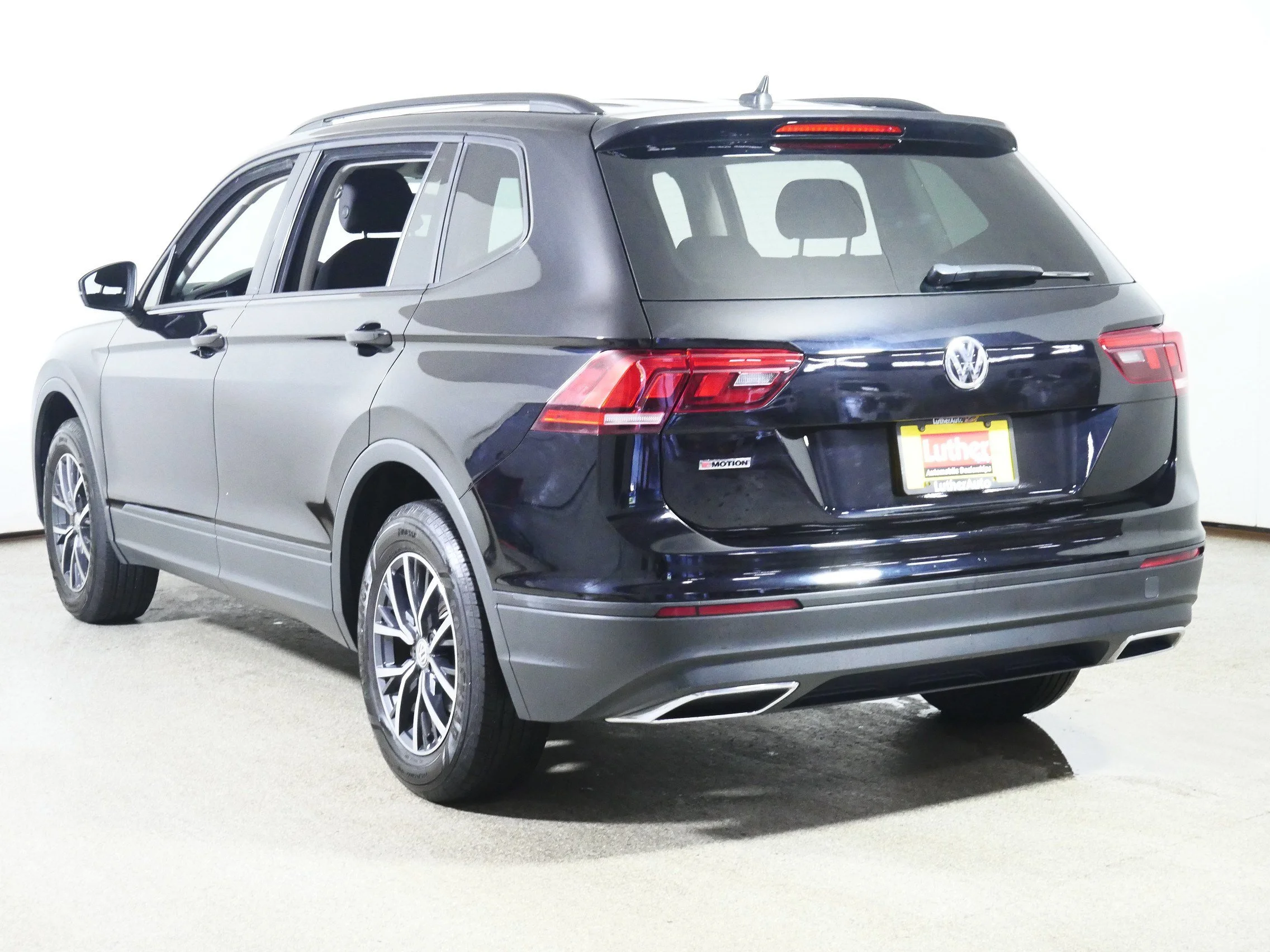 Used 2021 Deep Black Pearl Volkswagen S image 5