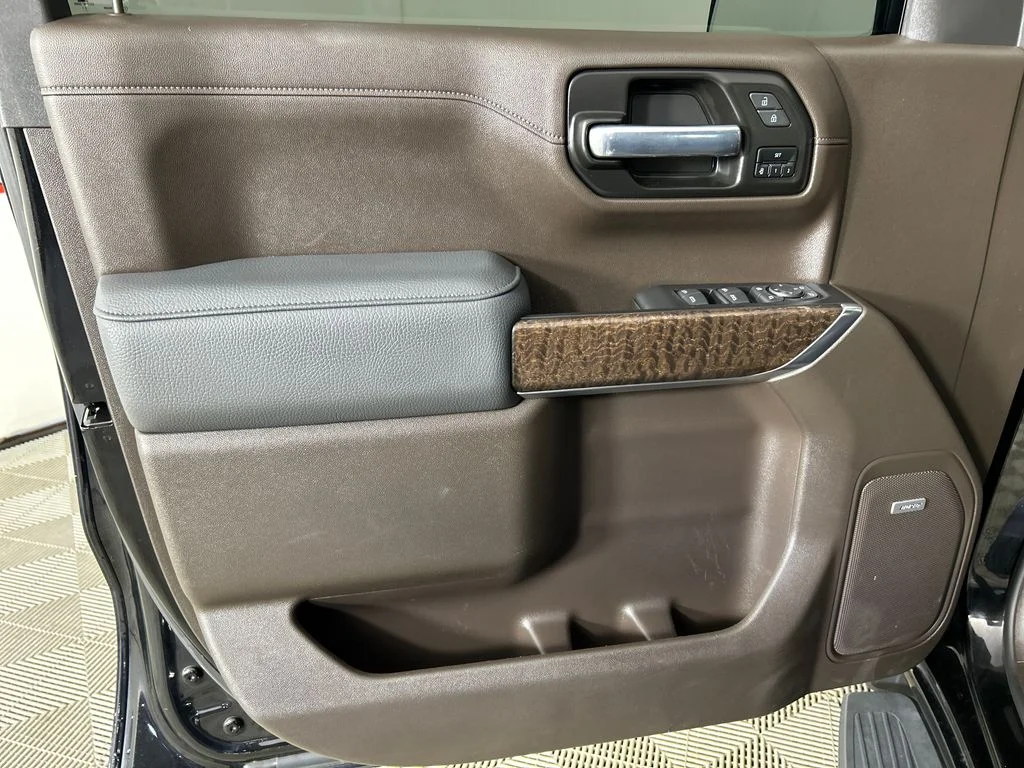 Used 2021 Black GMC Denali image 11