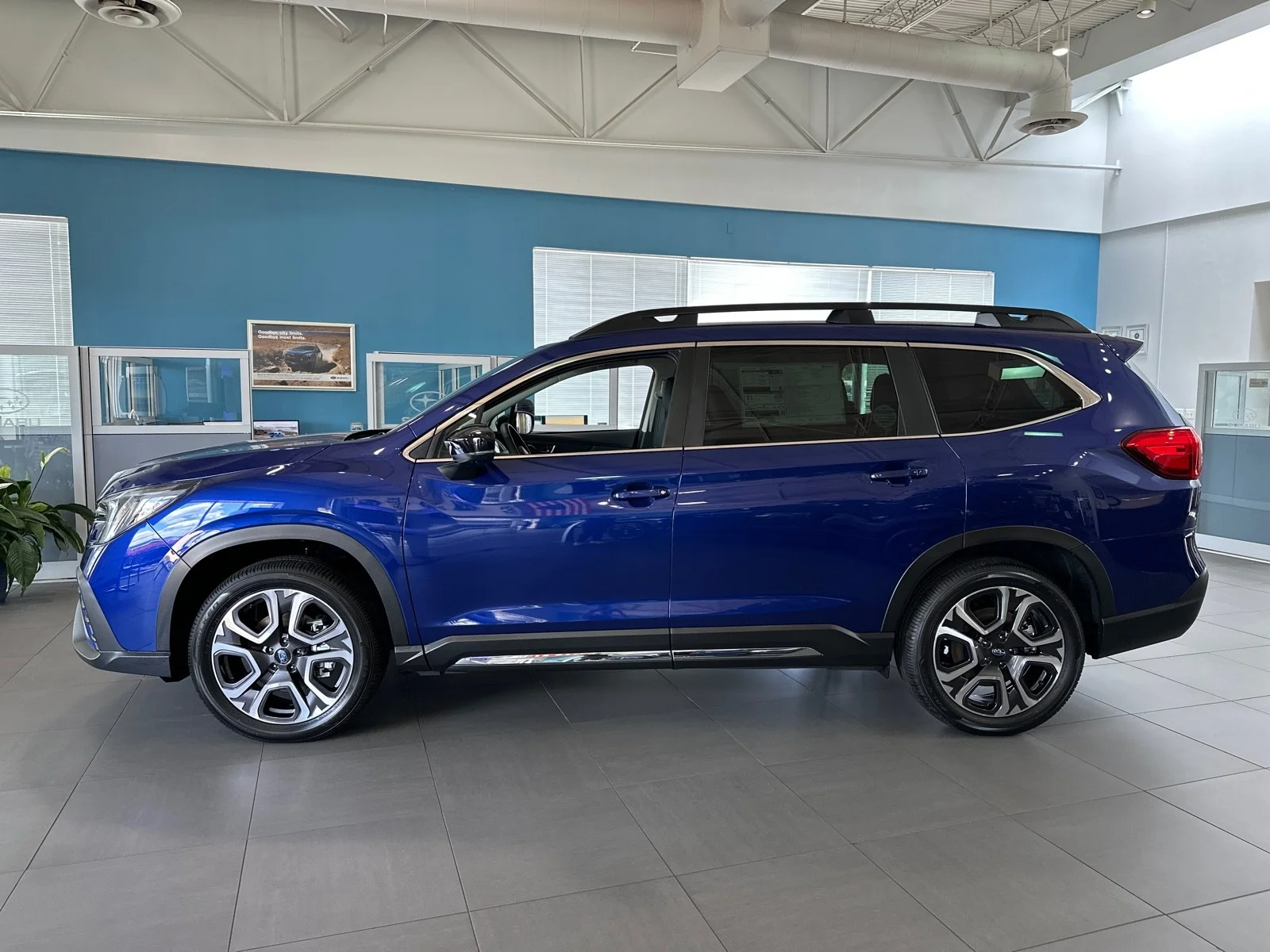 New 2026 SAPPHIRE BLUE PEARL Subaru Limited 7-Passenger image 4