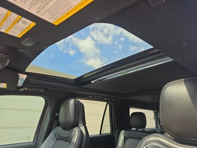 Used 2019 Black Metallic Lincoln Reserve image 15
