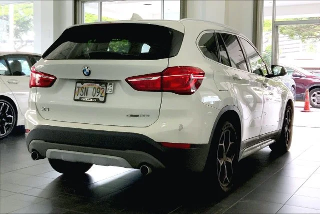 Used 2018 White BMW sDrive28i image 6