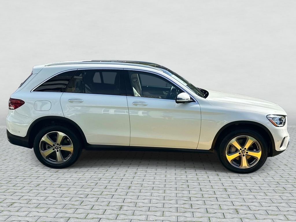 Certified Used 2022 Polar White Mercedes-Benz GLC 300 image 4
