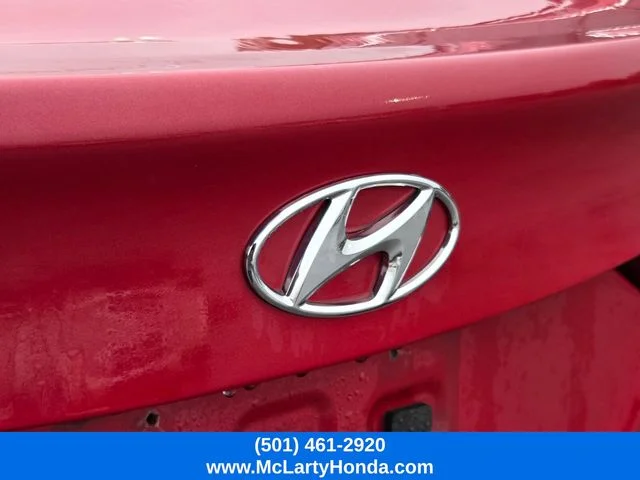Used 2016 Red Hyundai SE image 7