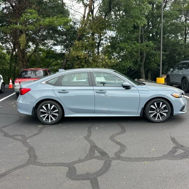 Used 2023  Honda EX image 3