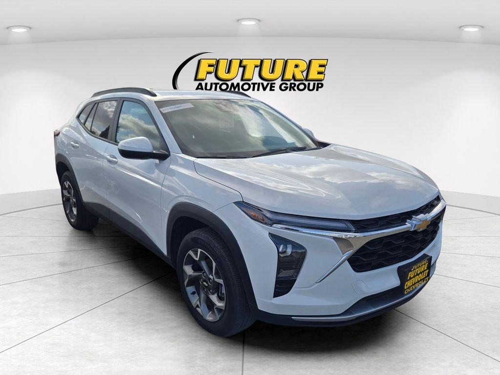 Used 2025 White Chevrolet LT image 1