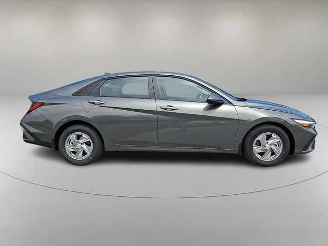 New 2026 Gray Hyundai SE image 5