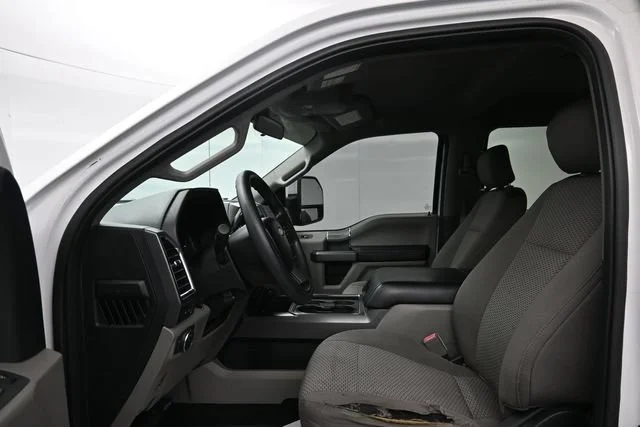 Used 2018 White Ford XL image 10