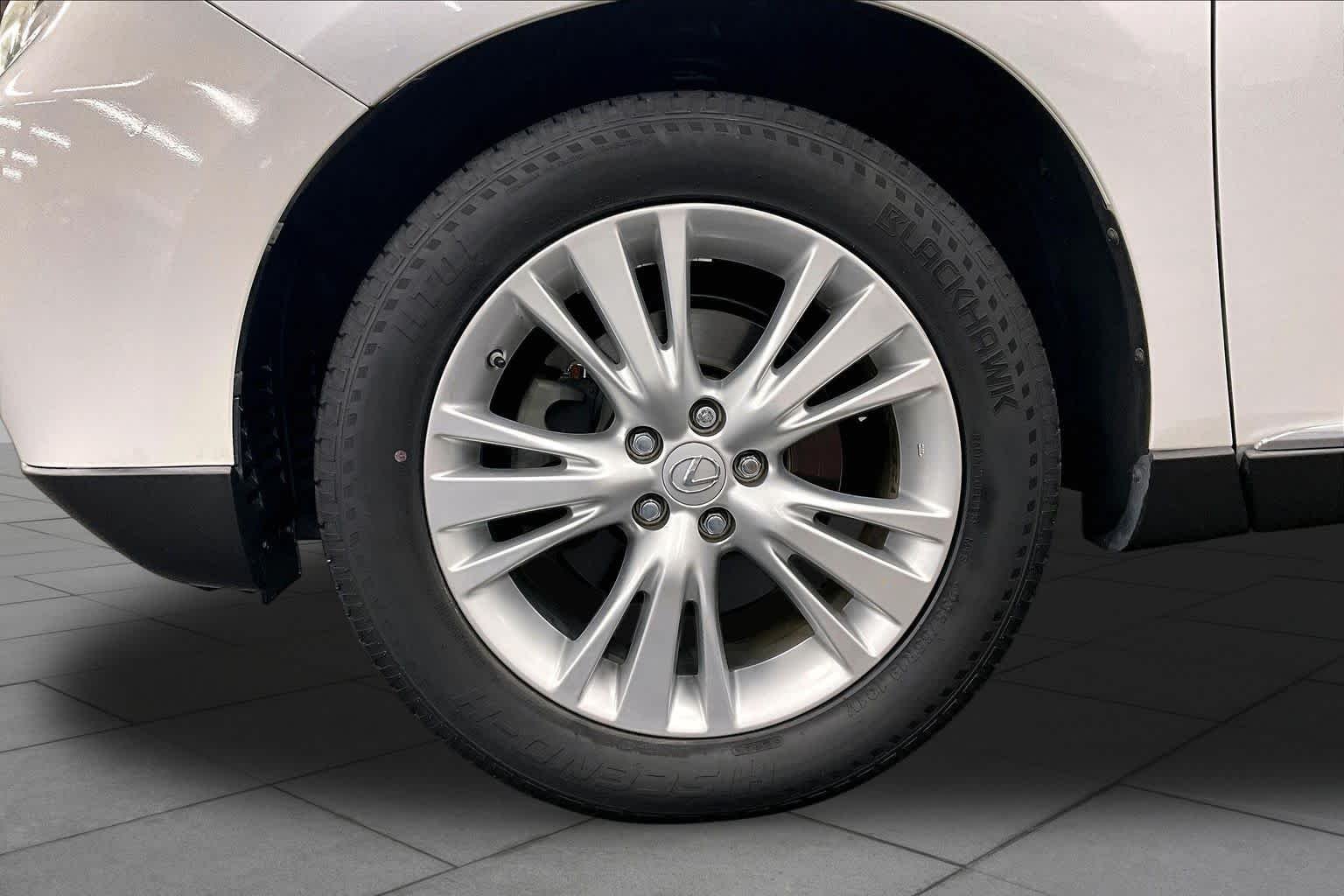 Used 2010 Starfire Pearl Lexus  image 10