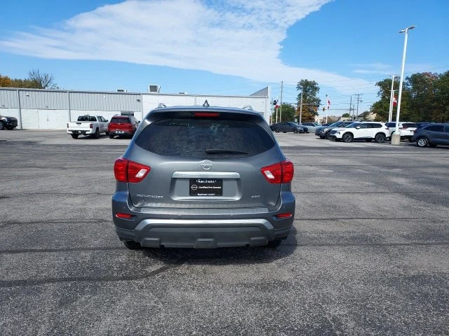 Used 2020 Gray Nissan S image 6