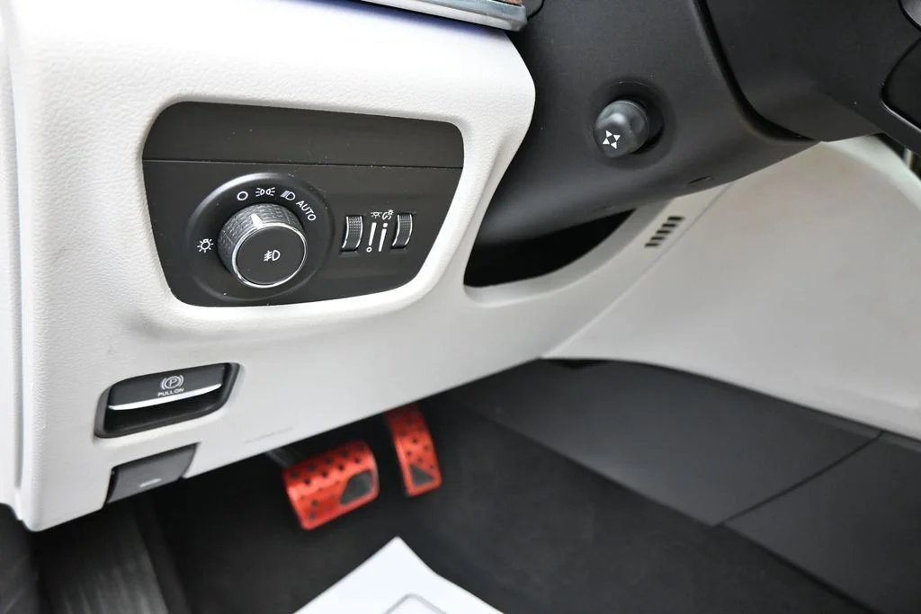 Used 2023 Black Jeep Summit image 12