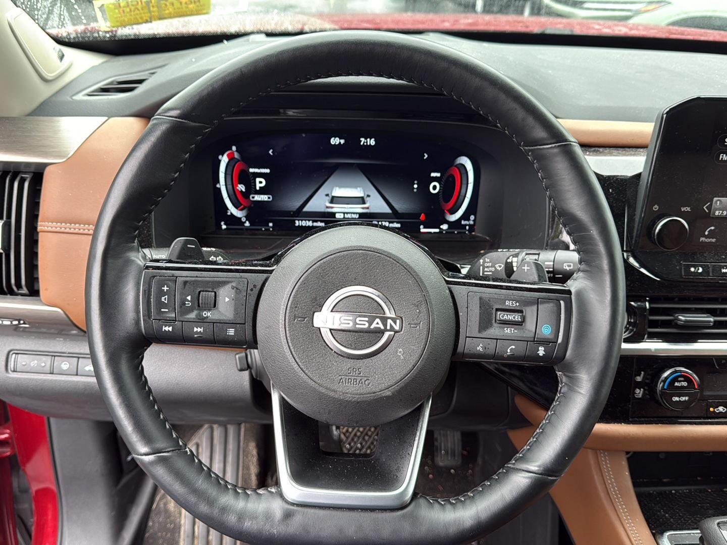 Used 2024 Scarlet Ember Nissan Platinum image 18