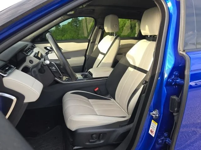 Used 2021 Blue Metallic Land Rover R-Dynamic S image 15