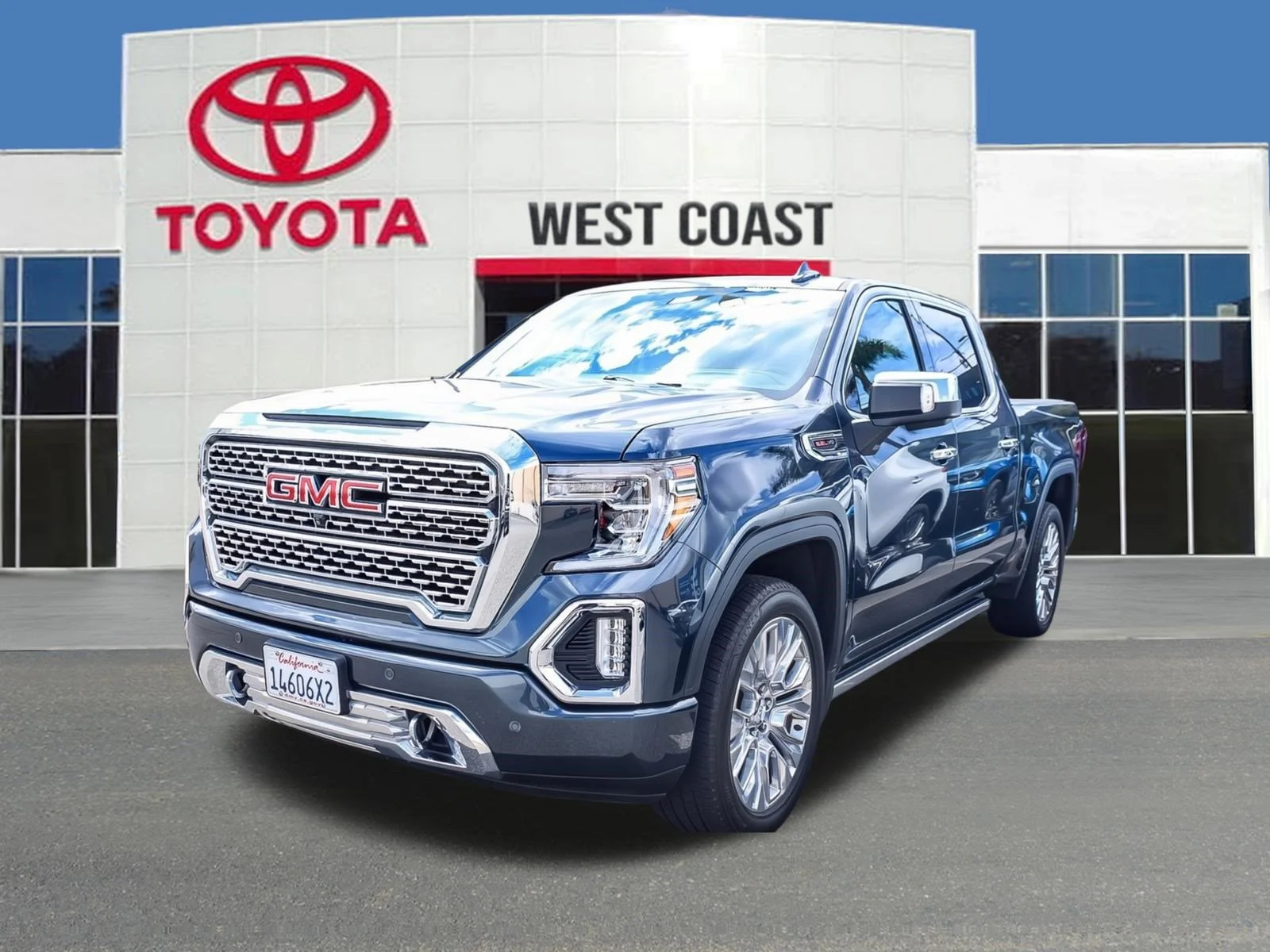 2020 GMC Sierra 4WD Crew Cab Short Box Denali's photo