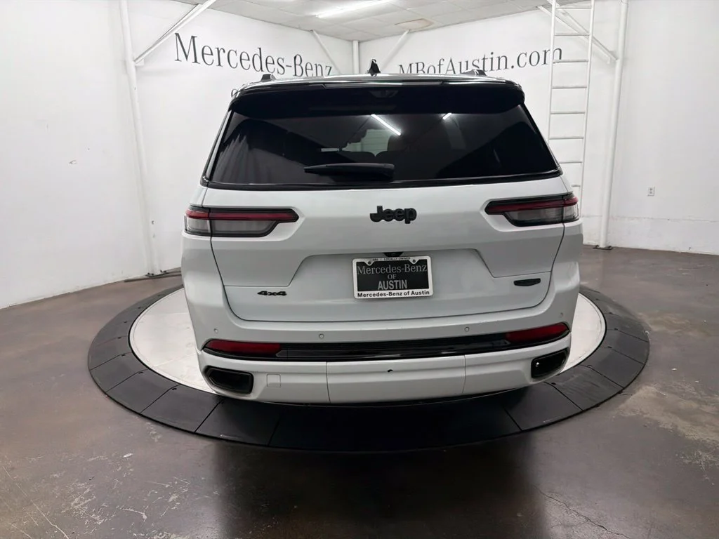 Used 2023 White Jeep Summit image 6