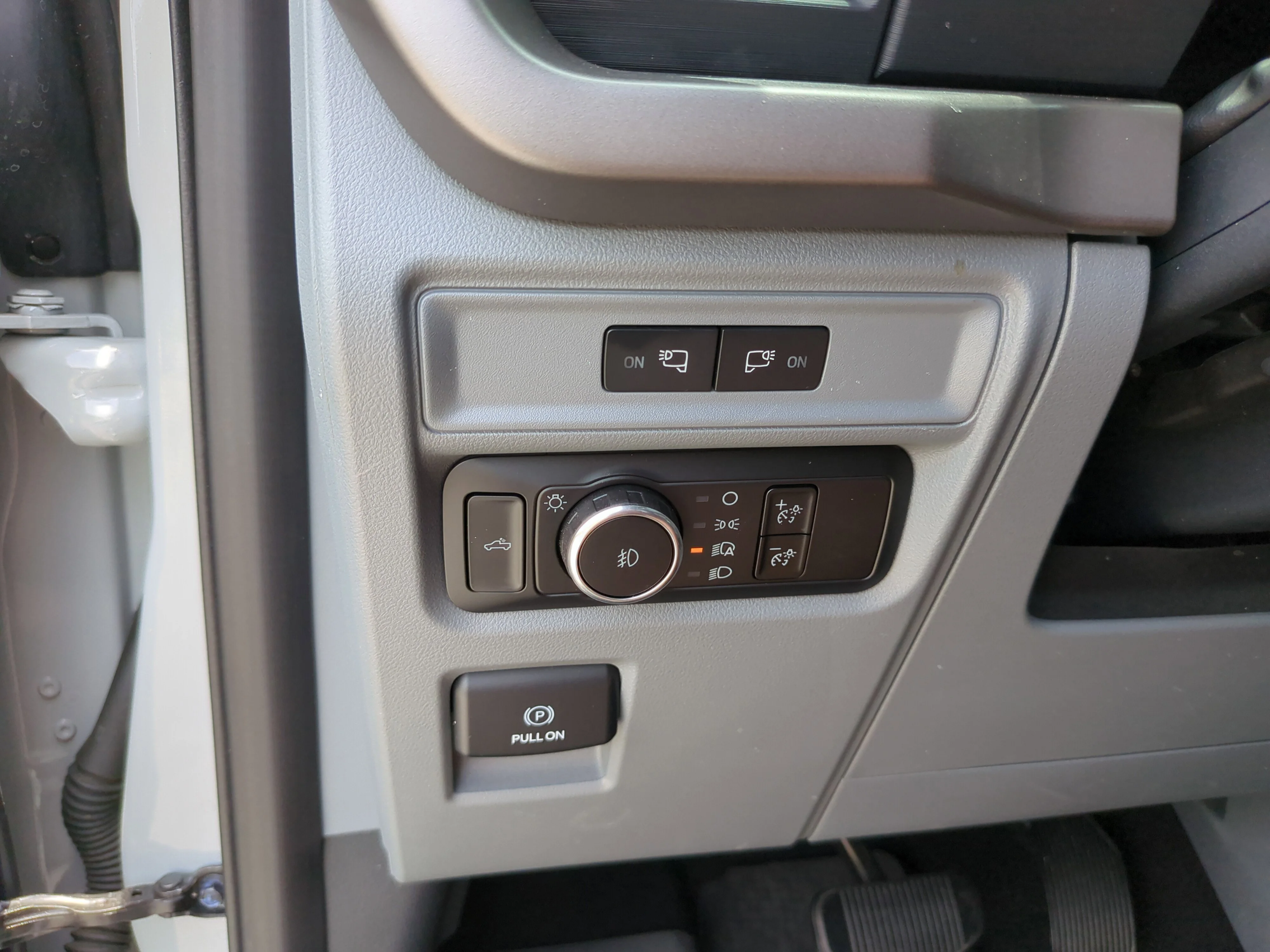 Used 2024 Avalanche Ford XLT image 31