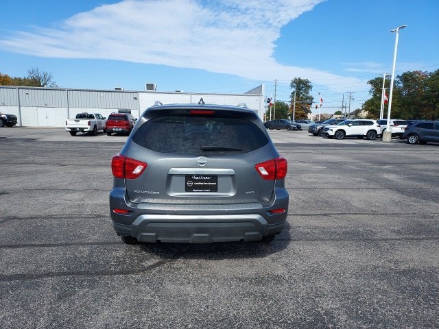 Used 2020 Gray Nissan S image 6