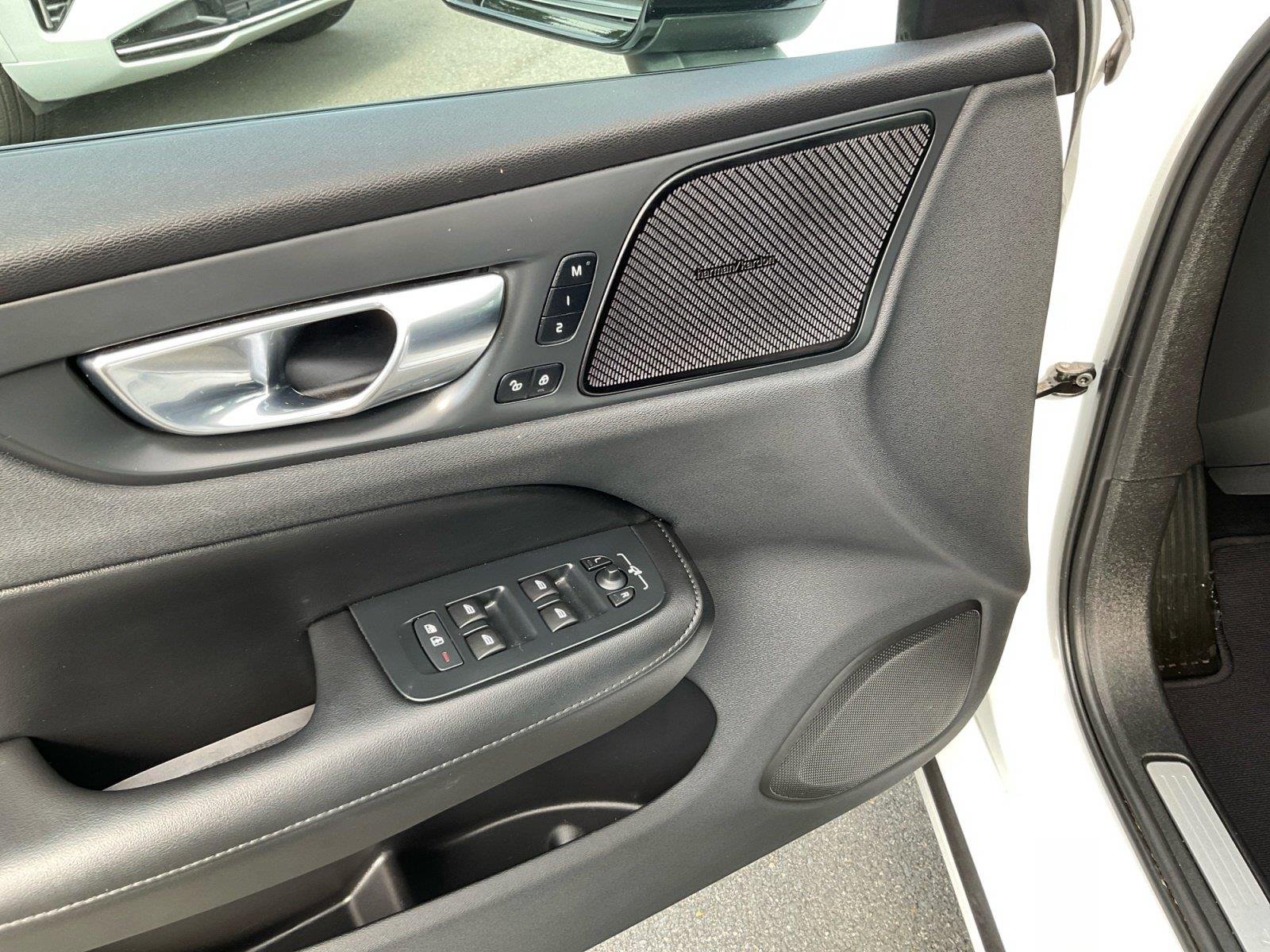 Used 2023 Crystal White Metallic Volvo Plus Dark Theme image 16
