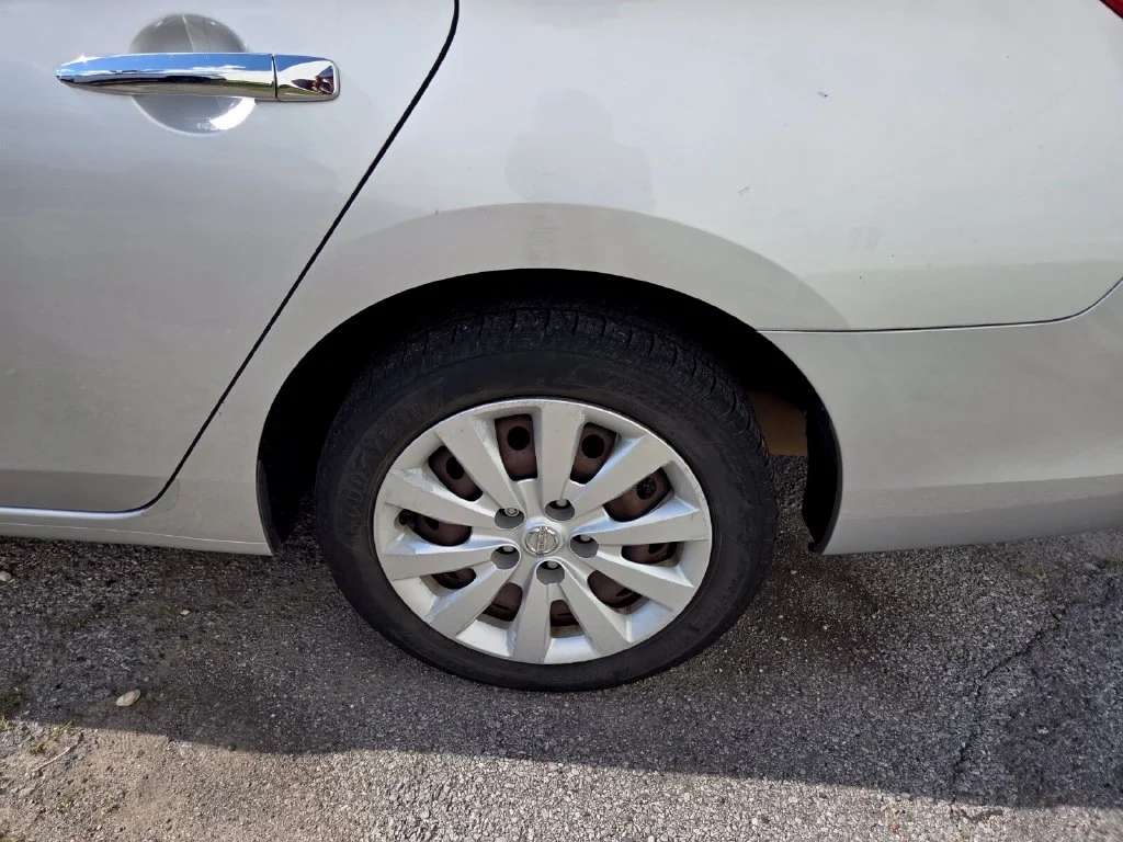 Used 2017 Silver Nissan S image 23