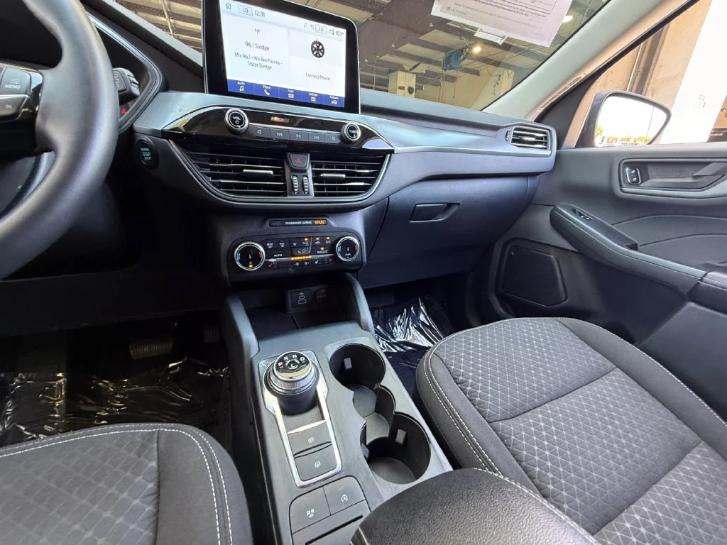 Used 2024 Gray Ford Active image 15