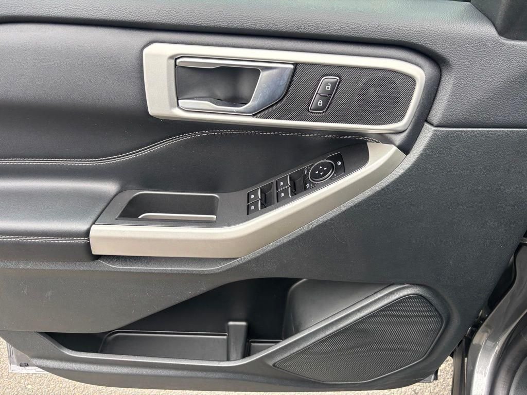 Certified Used 2022 Gray Metallic Ford XLT image 50
