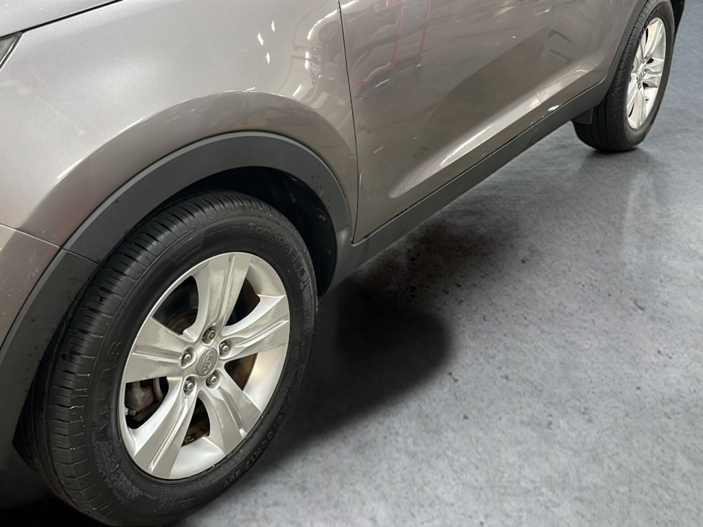 Used 2011 Silver Kia LX image 42