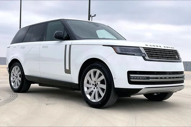 New 2026 White Land Rover SE image 2