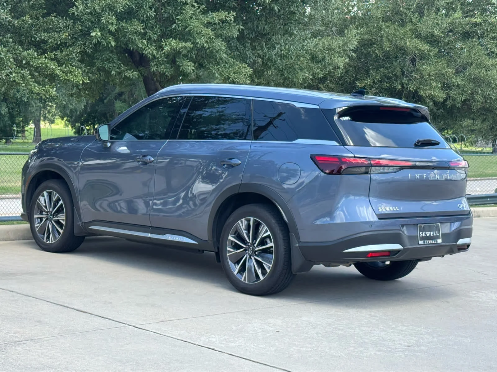 Certified Used 2026 Moonbow Blue INFINITI LUXE image 8