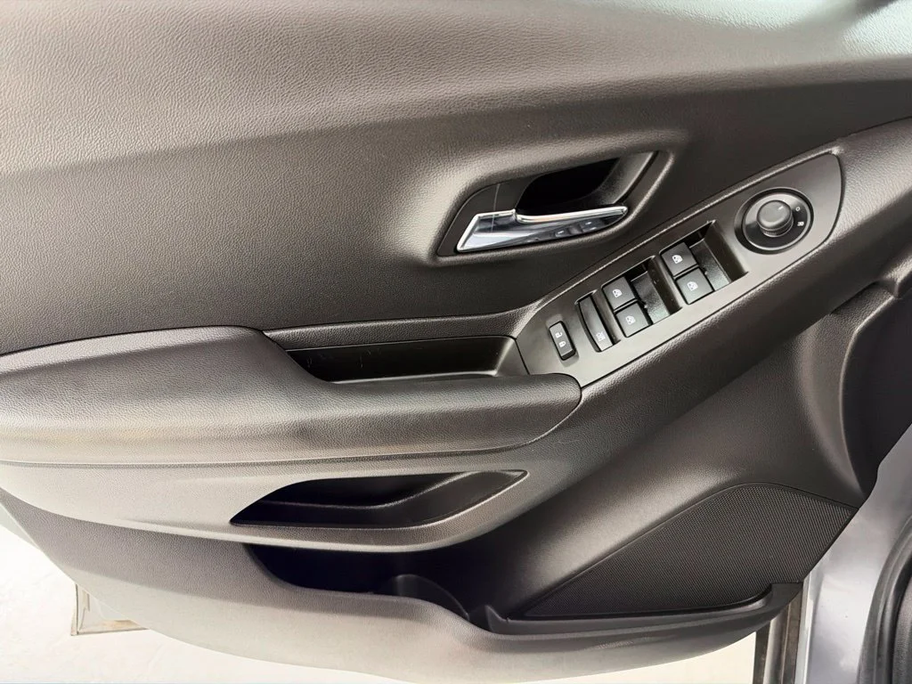 Used 2019 SATIN STEEL METALLIC Chevrolet LT image 25