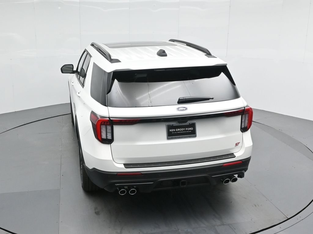 New 2025 Star White Metallic Tri-Coat Ford ST image 47