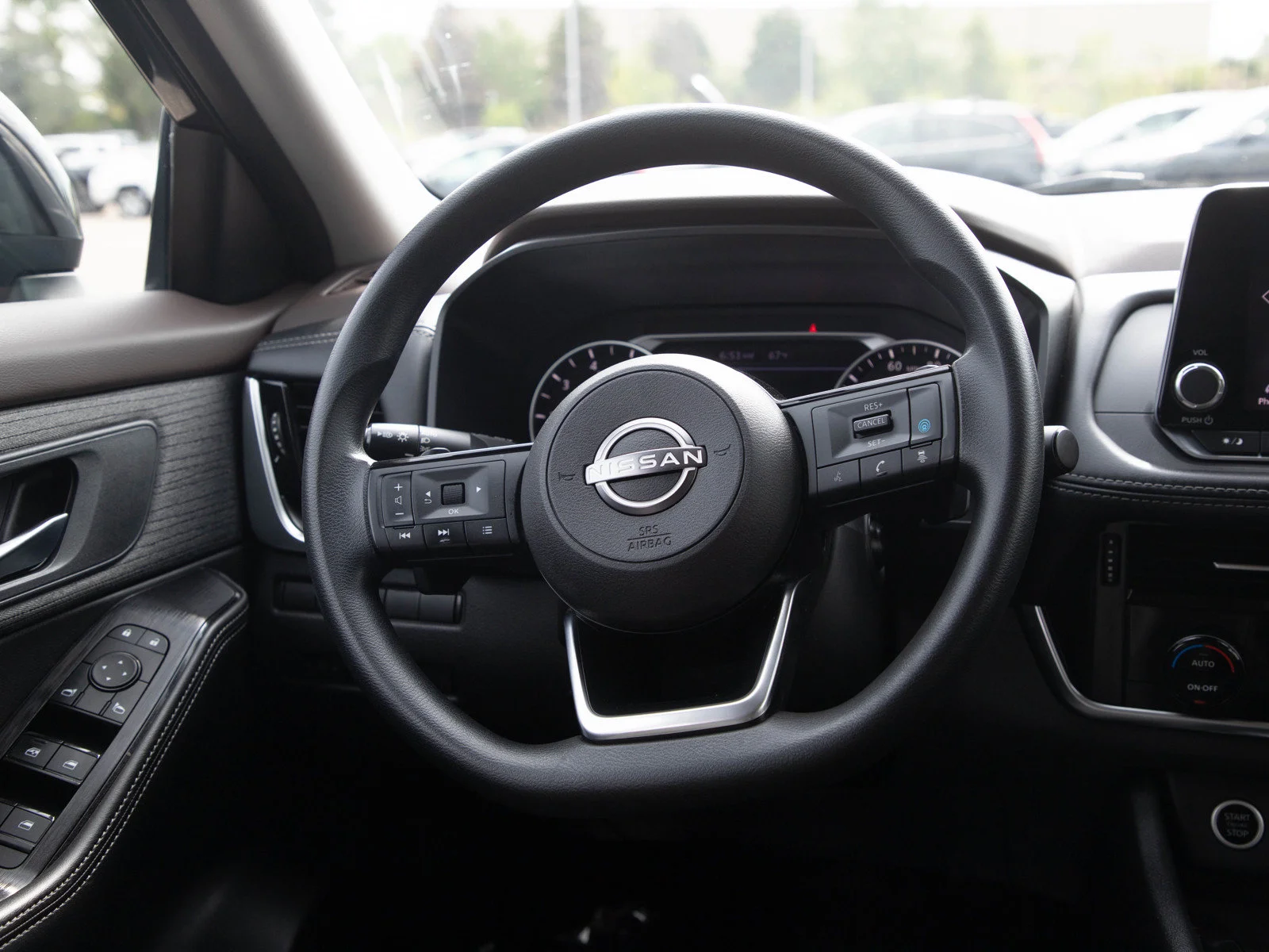 Used 2022 Super Black Nissan SV image 17