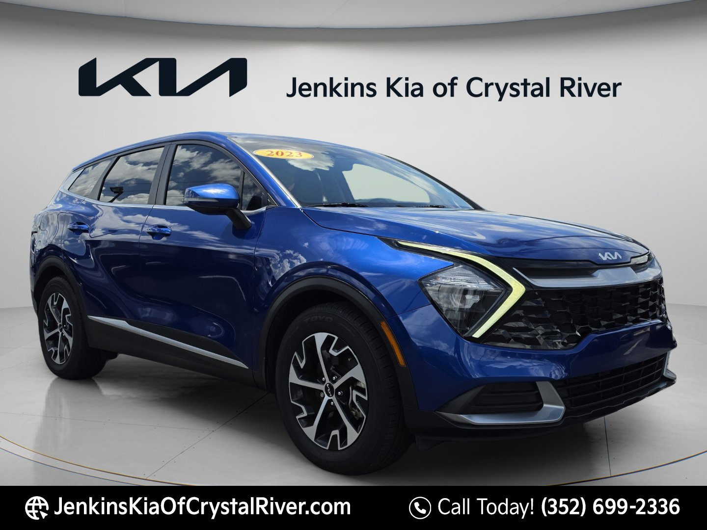 Used 2023 Sapphire Blue Kia EX image 1